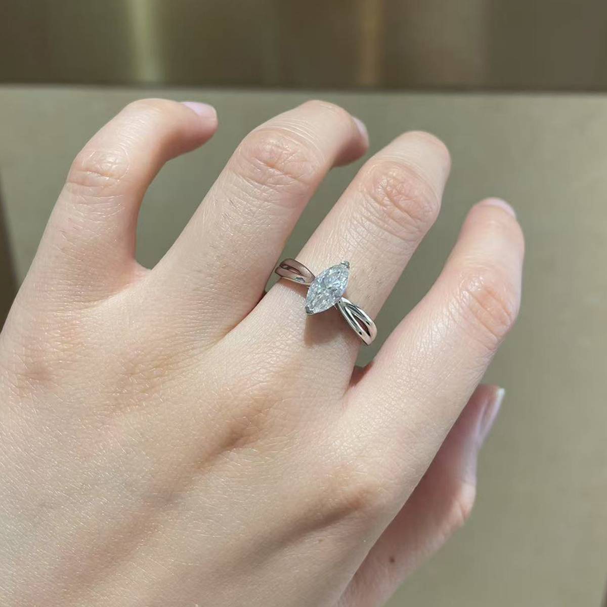 Marquis Diamond Women's Ring S925 Silver Plated Platinum Customized Selection Main Stone Moissanite 1.0ct